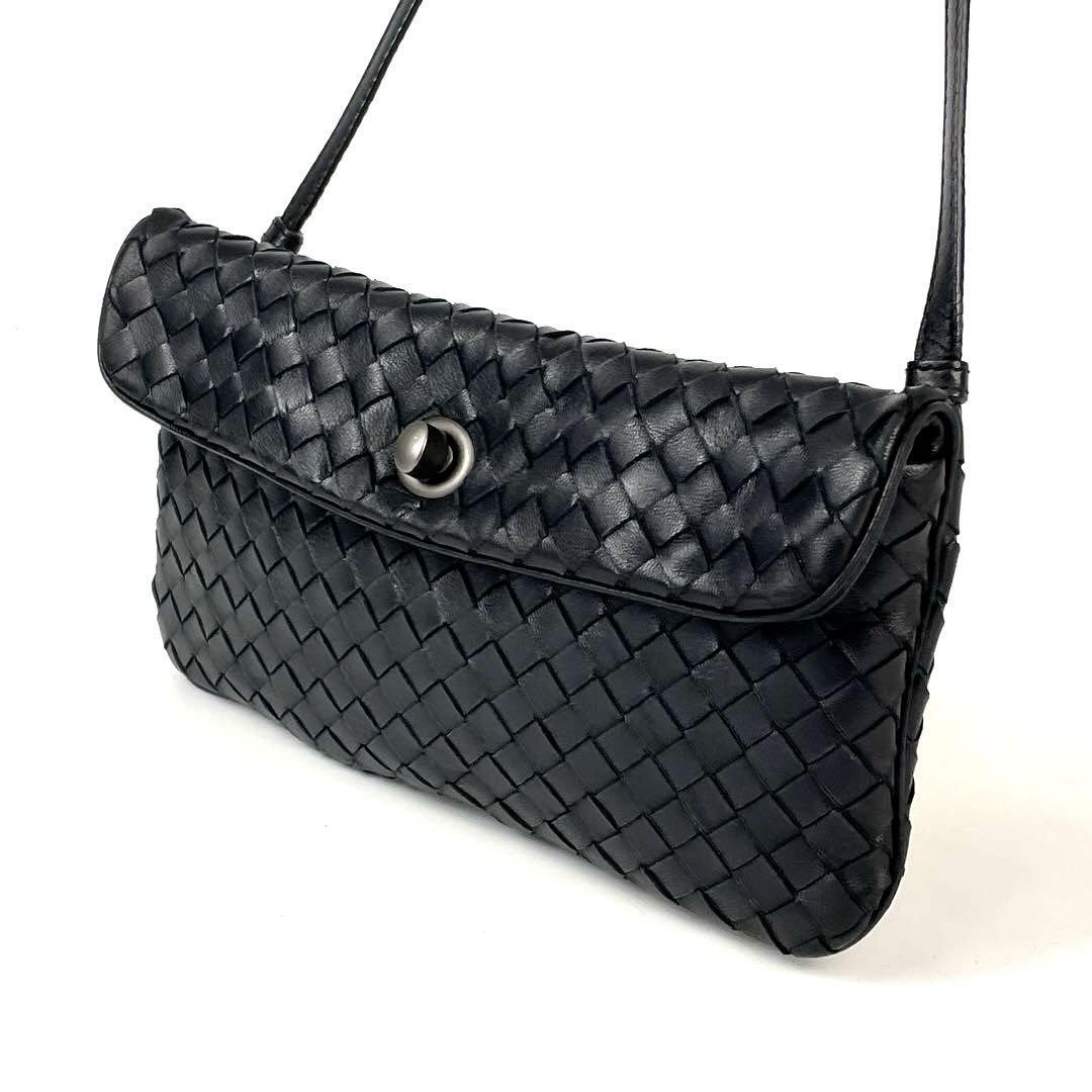 【美品】BOTTEGA VENETA ボッテガヴェネタ ショルダーバッグ イントレチャート 編み込み ターンロック 斜め掛け 黒 ブラック 男女兼用の画像2