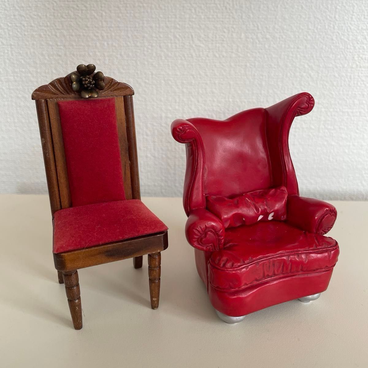 ミニチュア 椅子 × 2個セット " TAKE A SEAT " by Raine 【中古/リサイクル】チェア 置物 フィギュア