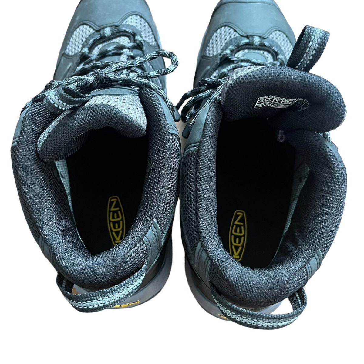 ［美品］1スタ　KEEN　キーン トレッキングシューズ 黒 ハイカット アウトドア　釣り　キャンプ　登山　防水　撥水　ゴアテックス　27cm