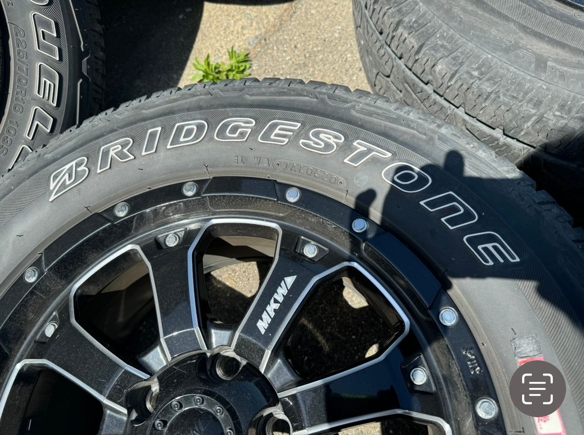 MKW ホイール　ブリヂストンタイヤ　中古 225/70R16 DUELER A/T