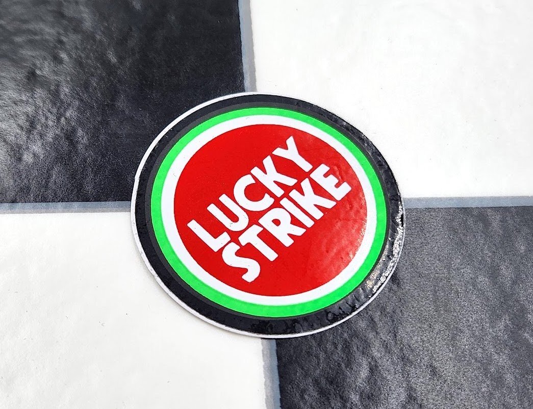 送料込 Lucky Strike ラッキーストライク ヘルメットステッカー 4cm SUZUKI HONDA シュワンツ CBX550F CB400F CBR400 ホーク バブ モンキーの画像2