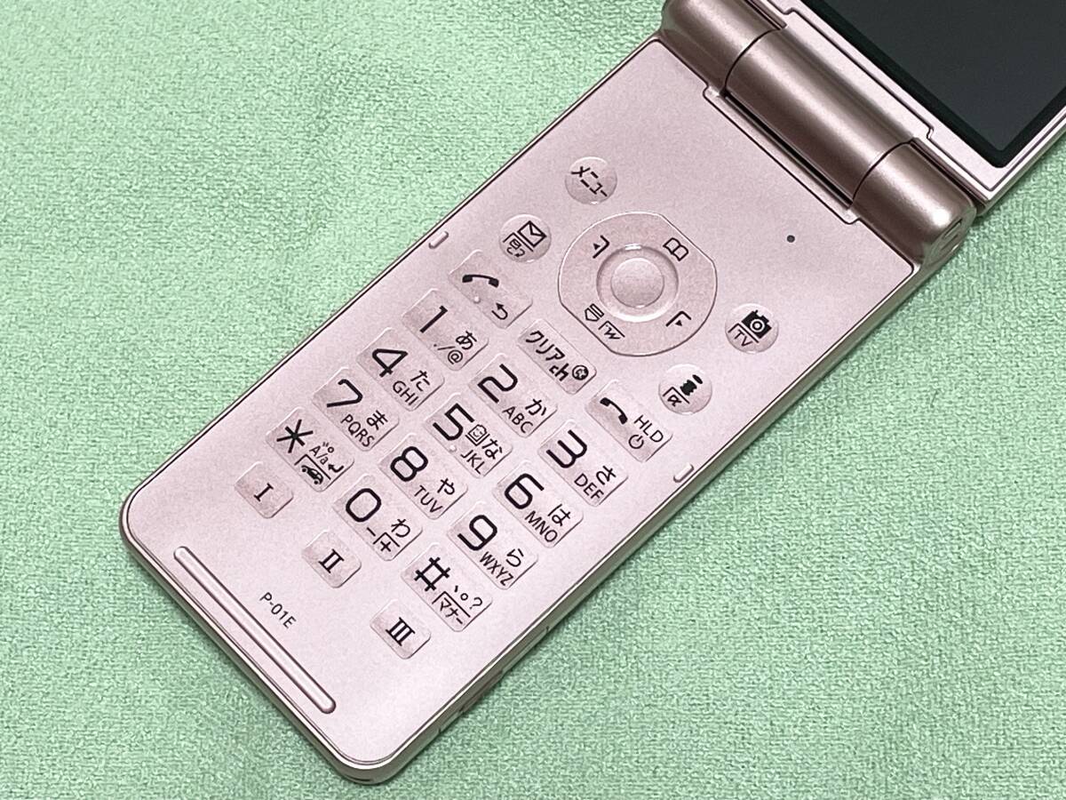 【匿名送料無料】新品即決 docomo STYLE series 防水ワンセグ FOMA P-01E ピンクゴールド★電池パックP23付属/3Gガラケー/判定◯