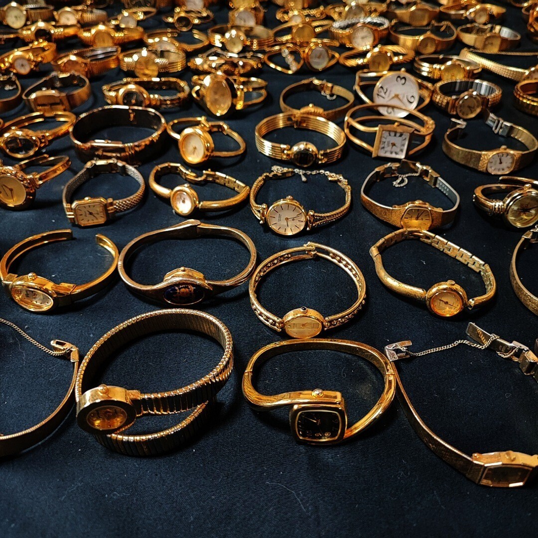 ゴールドカラー腕時計 100本 金色 宝石宝飾ストーン アクセサリー まとめて メンズレディース腕時計 大量 セット kg本点個 ジャンク H04の画像3