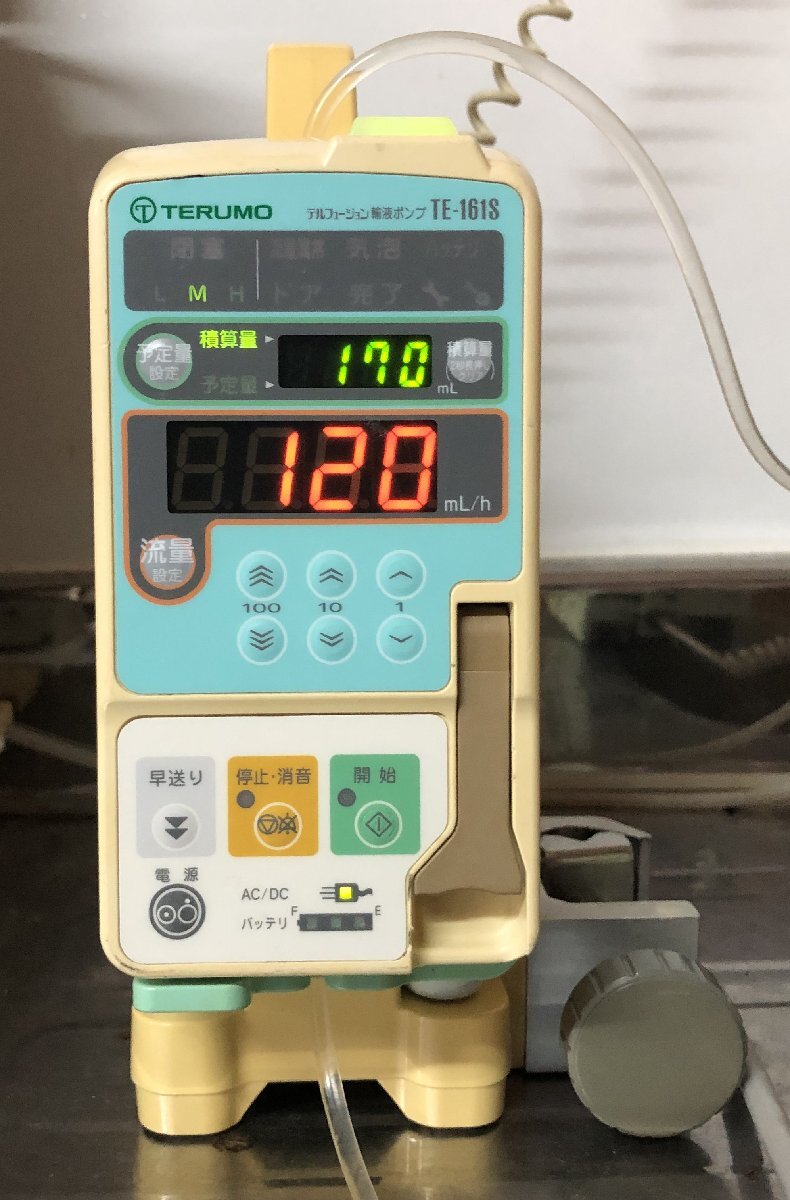 テルモ 輸液ポンプ１台 流量精度確認済み 滴下センサー ポールクランプ 取扱説明書 バッテリーなし シリンジポンプ 点滴 動物 病院 医療の画像1