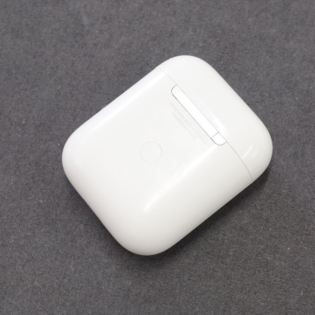 Apple AirPods with Wireless Charging Case エアーポッズ 充電ケースのみ USED品 第二世代 Qi対応 MRXJ2J/A 完動品 V9911