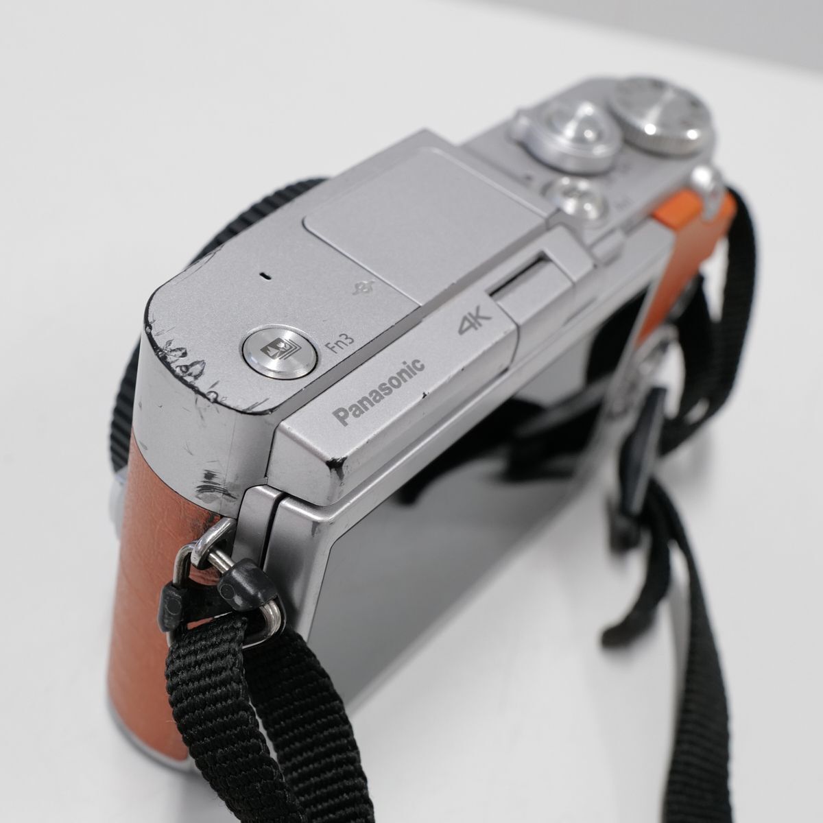 Panasonic LUMIX DC-GF9 ボディ USED品 ミラーレス一眼 カメラ 本体+バッテリー SHOT数極少3026回 マイクロフォーサーズ 4K 完動品 CE4022_画像3
