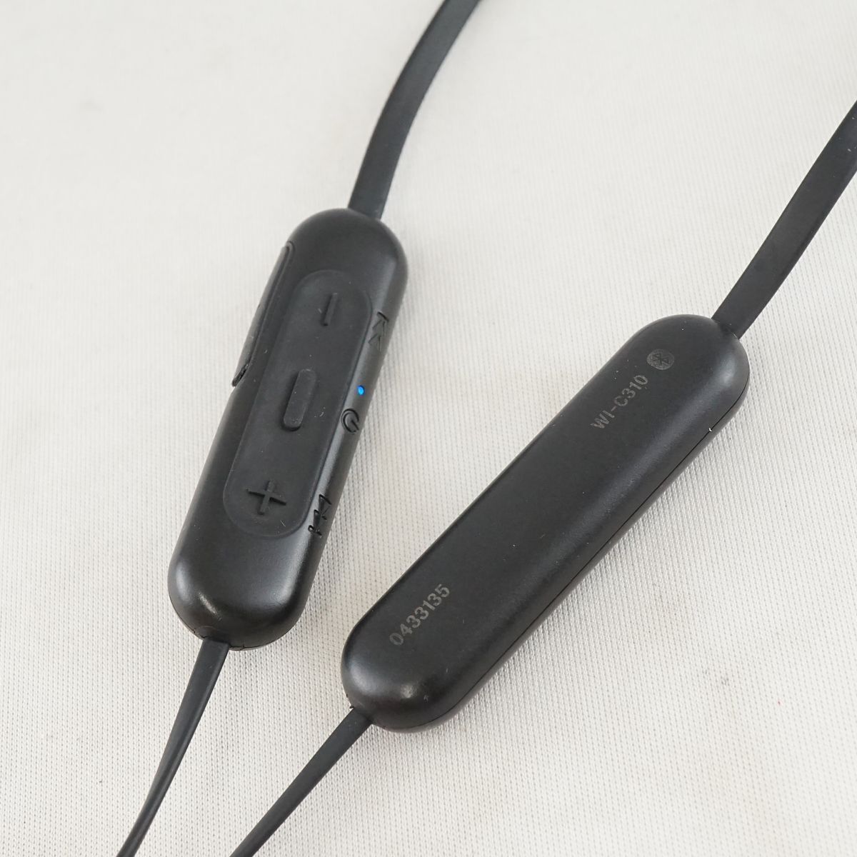 SONY WI-C310 ワイヤレスイヤホン USED品 Bluetooth ネックバンド マイク 長時間再生 高音質 ソニー ブラック 完動品 S V0315_画像4