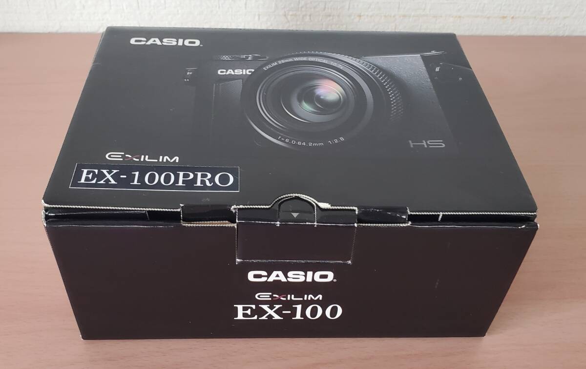 14689【未使用・長期保管品】カシオ EXILIM EX-100PRO ブラック 付属品完品 デジカメ デジタルカメラ 簡易梱包で発送の画像4