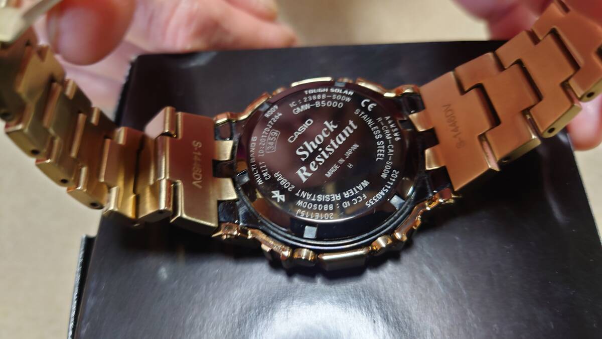 人気 Gショック フルメタル GMW-B5000GD-9JF ゴールドカラー 腕時計 G-SHOCK ジーショック 5回程度使用 カシオ CASIO 国内正規品 時計_画像4
