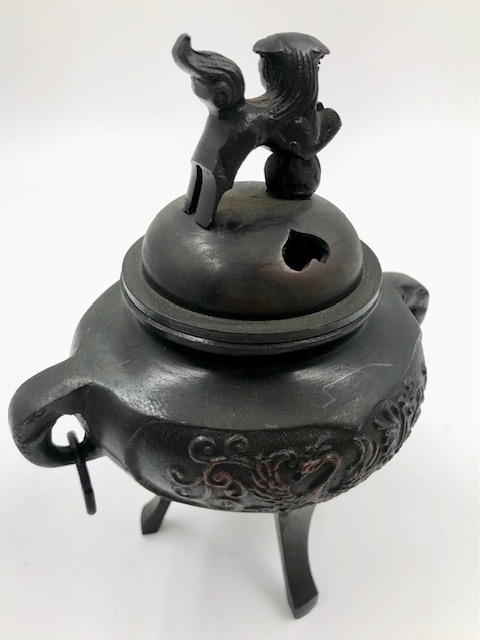 C909 金属工芸品 銅製品 香炉 三つ足 獅子 鳳凰 古美術 骨董品 _画像2