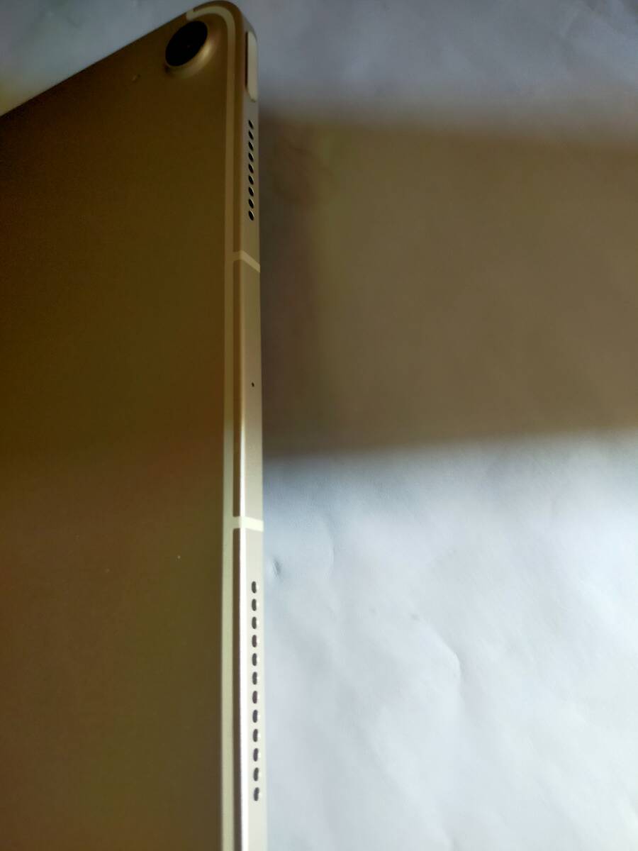美品 iPad Air5 10.9インチ 第5世代 64GB スターライト 2022年版 Wi-Fi+Cellular版 docomo au simフリー セルラー版 の画像5