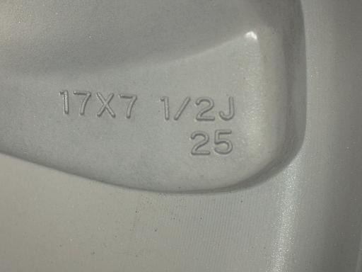 トヨタ 22年製 バリ山 ランクルプラド 純正 17インチ ミシュラン ラティテ_画像9