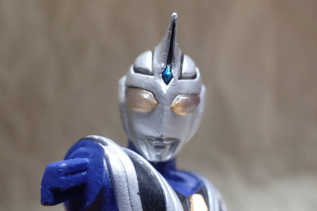 アルティメットソリッド ウルトラマン2 ウルトラマンアグル 送料220円～ ミニブック付 究極のウルトラマンフィギュア_画像3