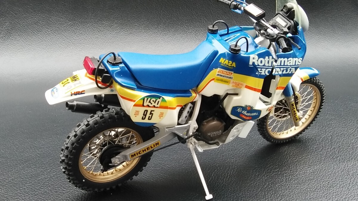 タミヤ ホンダ NXR 750 (パリ ダカール) 1/12_画像5