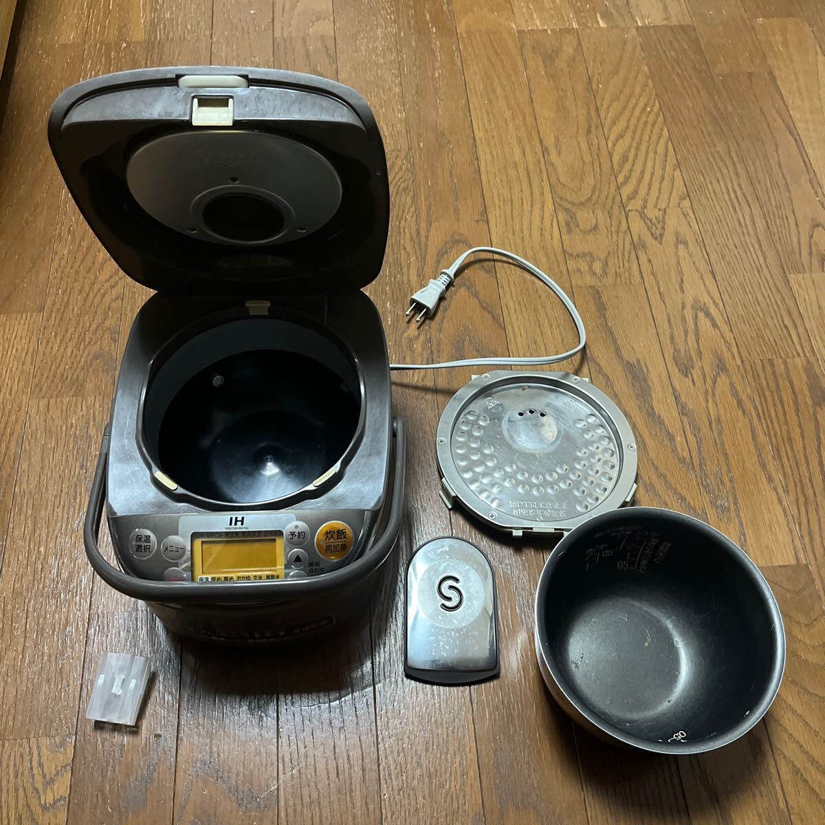 象印 炊飯器 ZOJIRUSHI IHジャー炊飯器 炊飯ジャー NP-GE05 14年製 3合の画像1