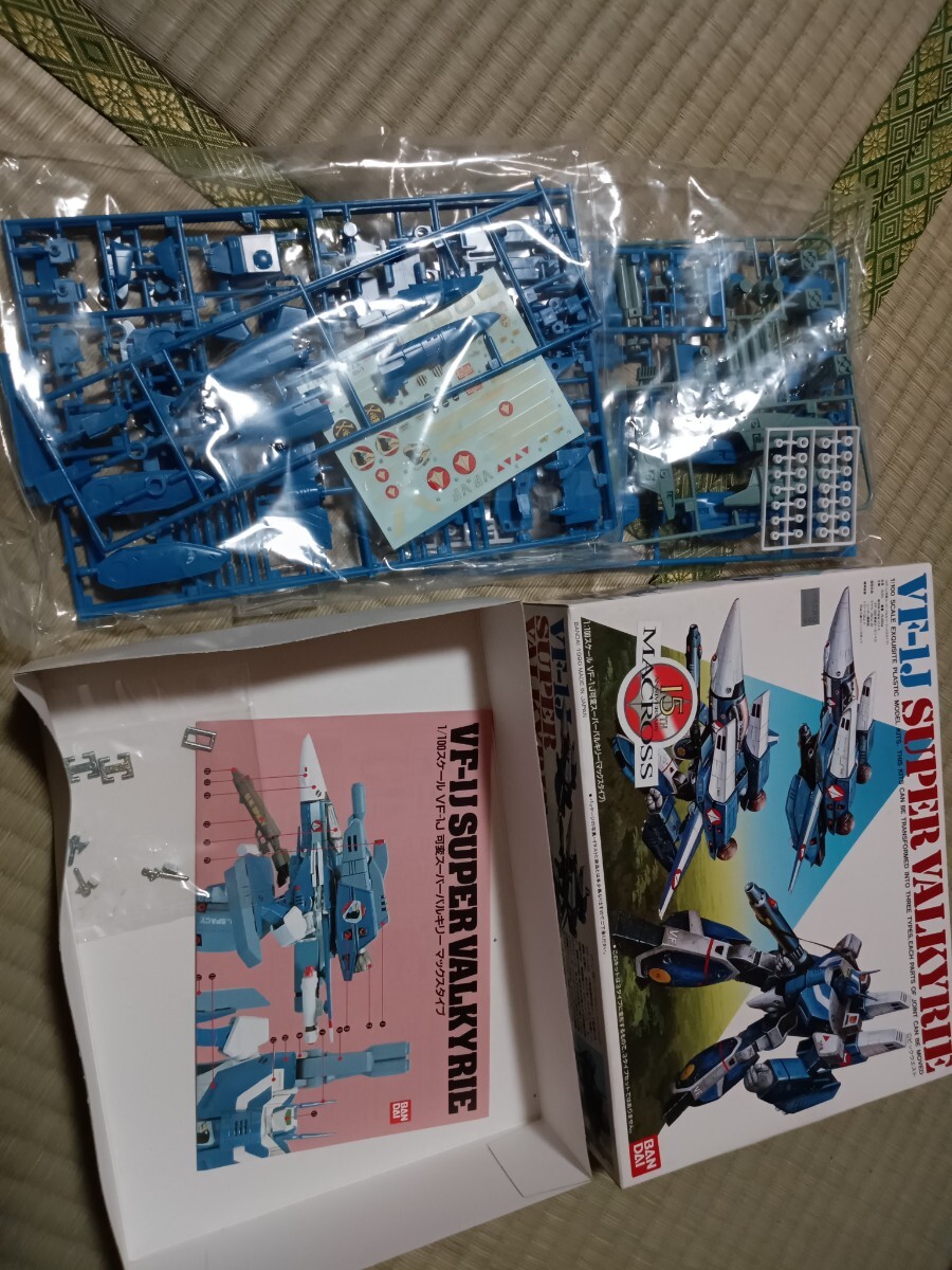  Bandai 1/100 VF-1J changeable super bar drill -( Max type )