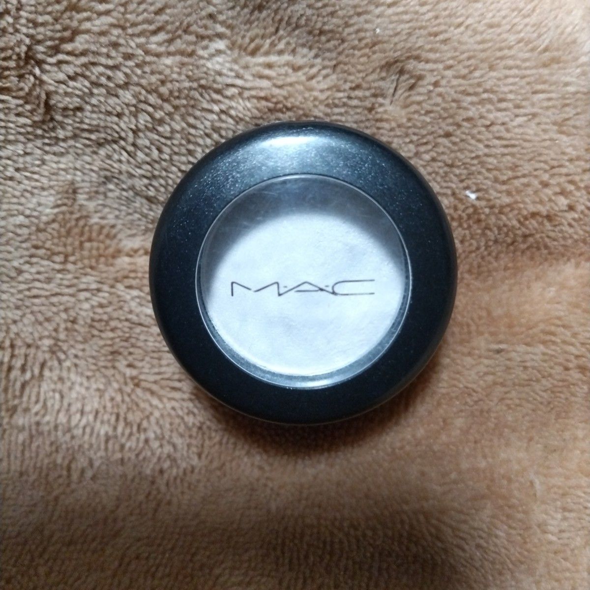 MAC スモールアイシャドウ　CRYSTAL AVALANCHE