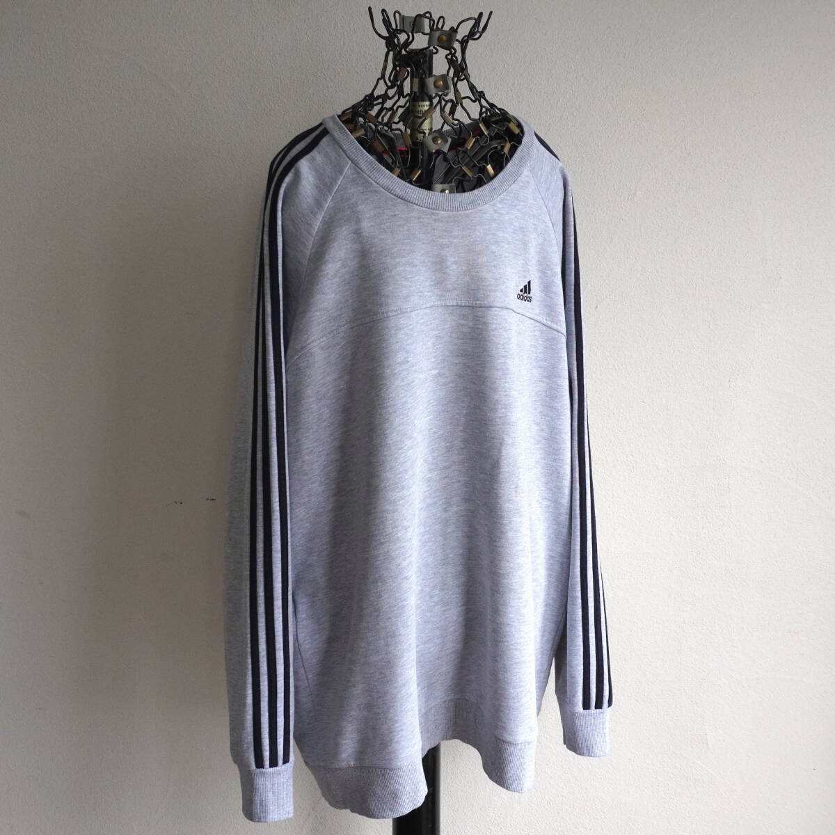 2000s ヴィンテージ adidas 3ストライプス ロゴ刺繍 スウェット XL グレー×ブラック ラグラン 3本ライン アディダス Y2K USA 海外 古着_画像2