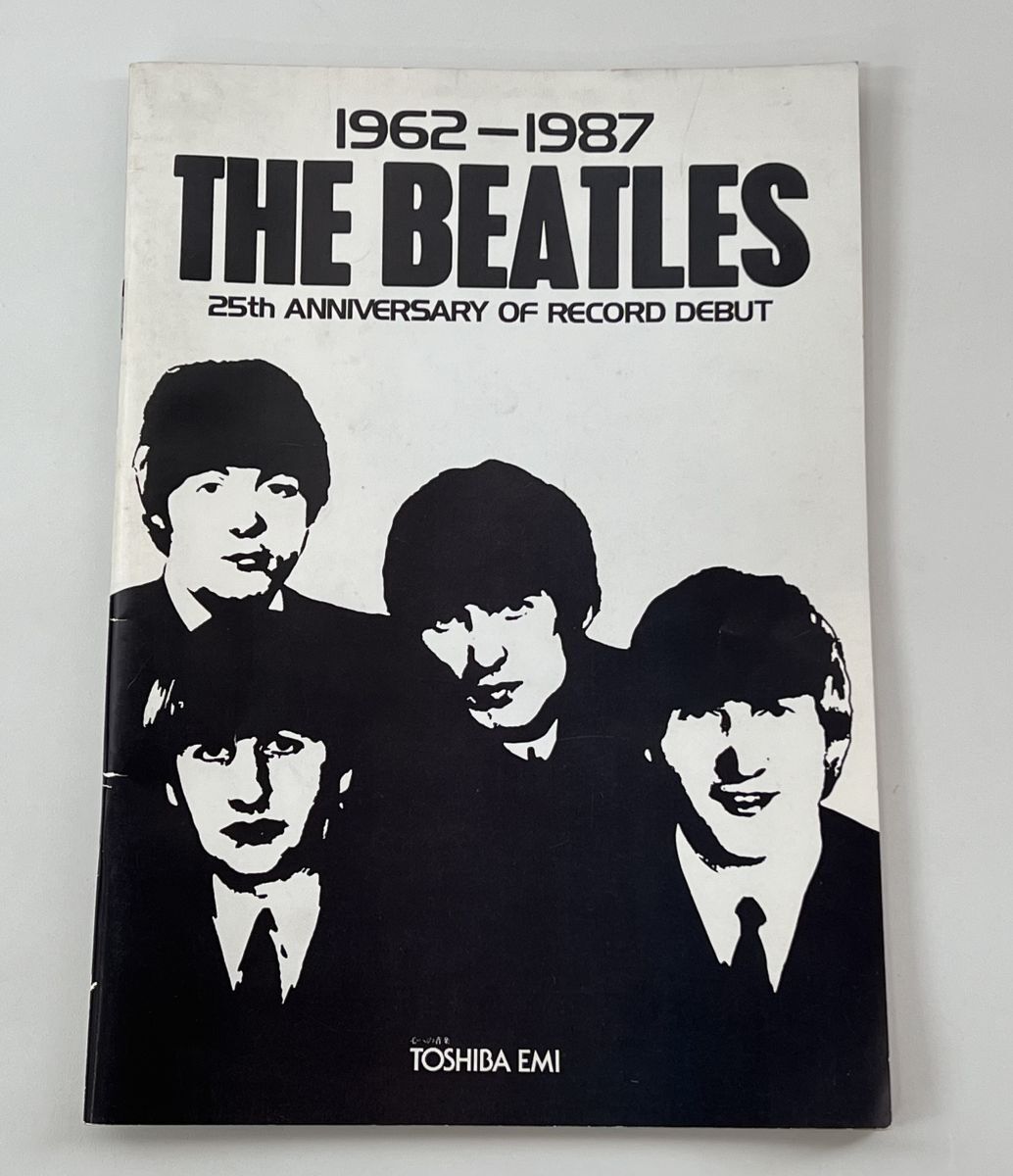 アーティストグッズまとめ売り/在庫処分/THE BEATLES ビートルズ/1988年カレンダー,デビュー25周年記念冊子1962~1987,写真32枚【M006】_画像6