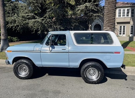 1/24 フォード ブロンコ カスタム 水色 Motormax Ford Bronco customs light blue white 1978 1:24 梱包サイズ80_画像3