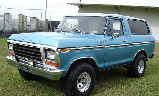 1/24 フォード ブロンコ カスタム 水色 Motormax Ford Bronco customs light blue white 1978 1:24 梱包サイズ80_画像2