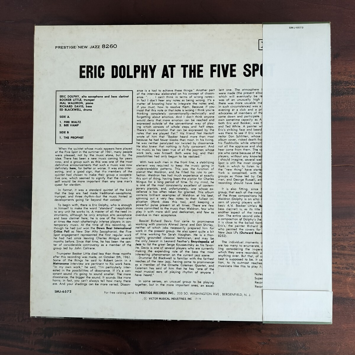 【SMJ-6572/PG-6077】NEW JAZZ 8260 / エリック・ドルフィー ERIC DOLPHY AT THE FIVE SPOT Vol.1 / 国内盤 / 帯付き / LP_画像2