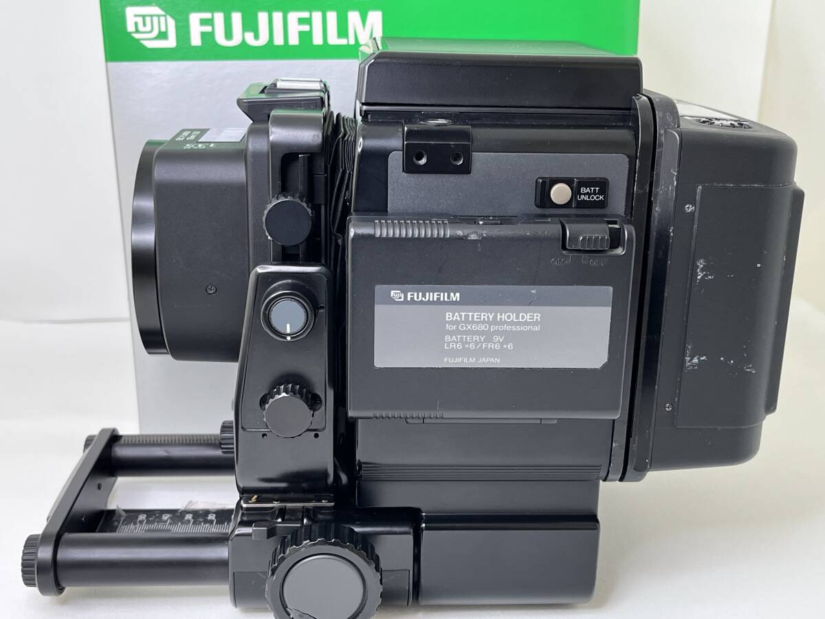 【M33】FUJI GX680Ⅱ ボディー EBC FUJINON GXM 135mm 1:5.6 レンズ ROLL FILM HOLDERⅢN BATTERY HOLDER 動作品 説明書付き 中古_画像2