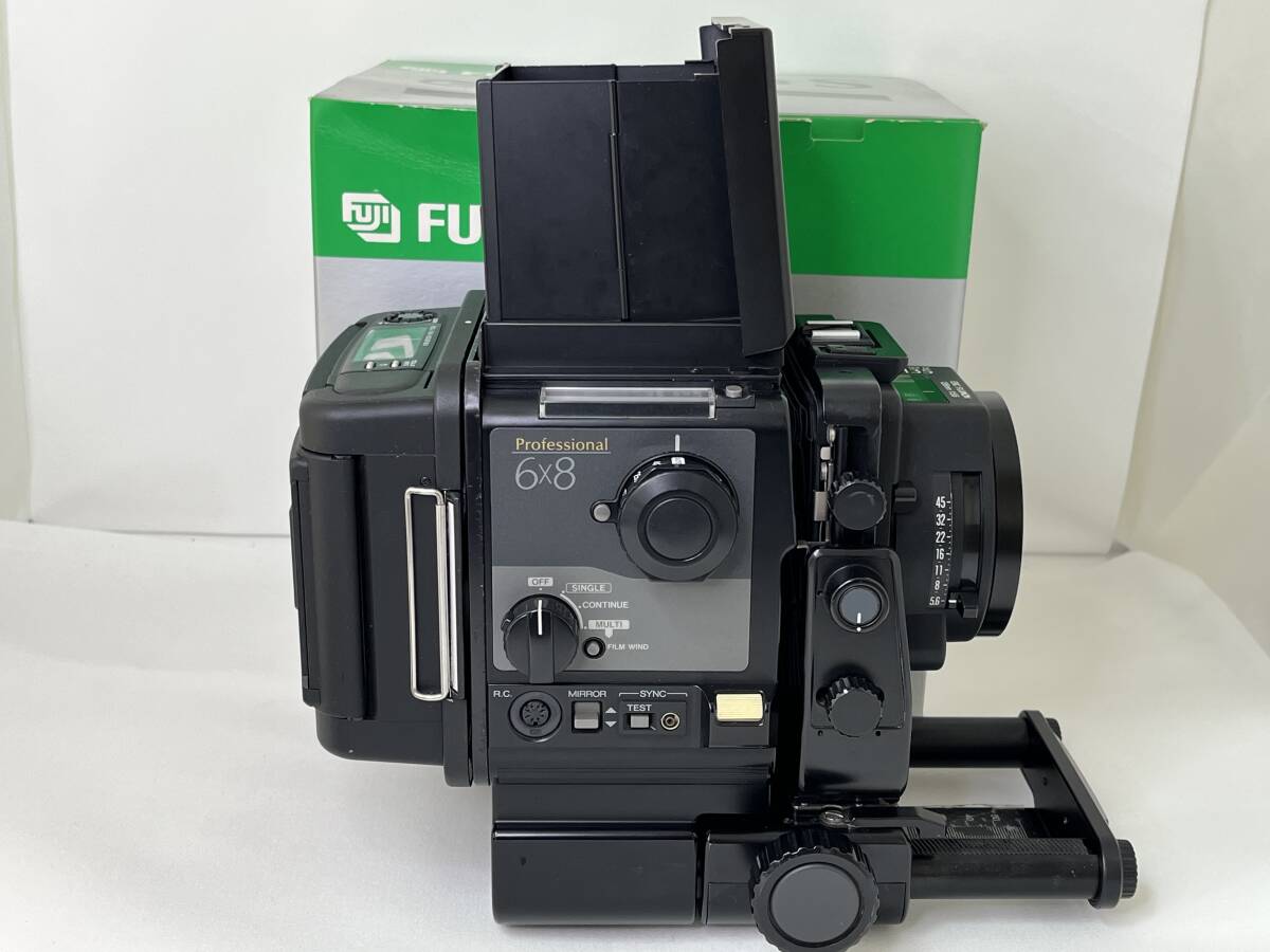 【M33】FUJI GX680Ⅱ ボディー EBC FUJINON GXM 135mm 1:5.6 レンズ ROLL FILM HOLDERⅢN BATTERY HOLDER 動作品 説明書付き 中古_画像3