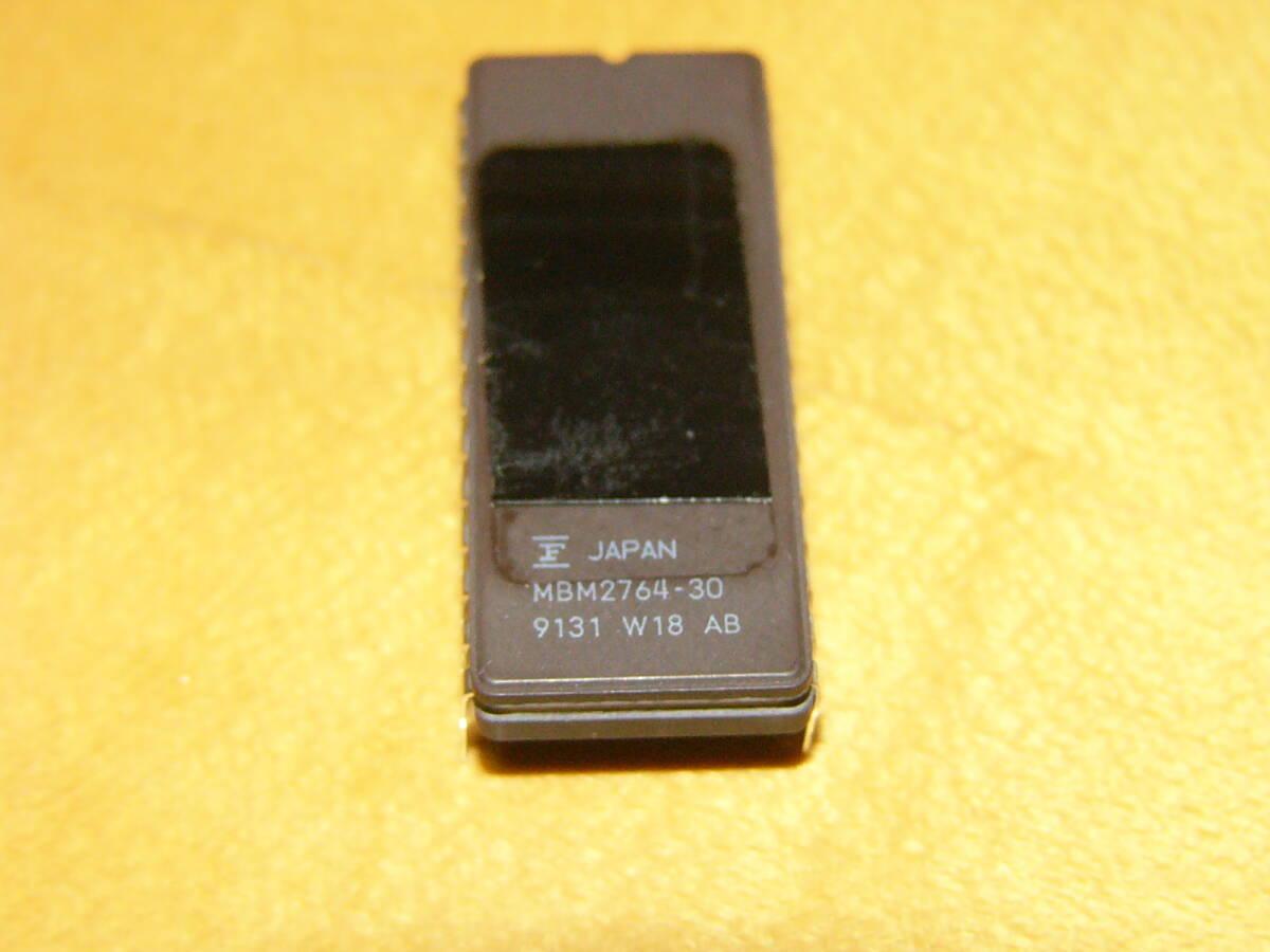 【ROM】UV Erasable 65536-bit READ ONLY Memory MBM2764-30_画像1