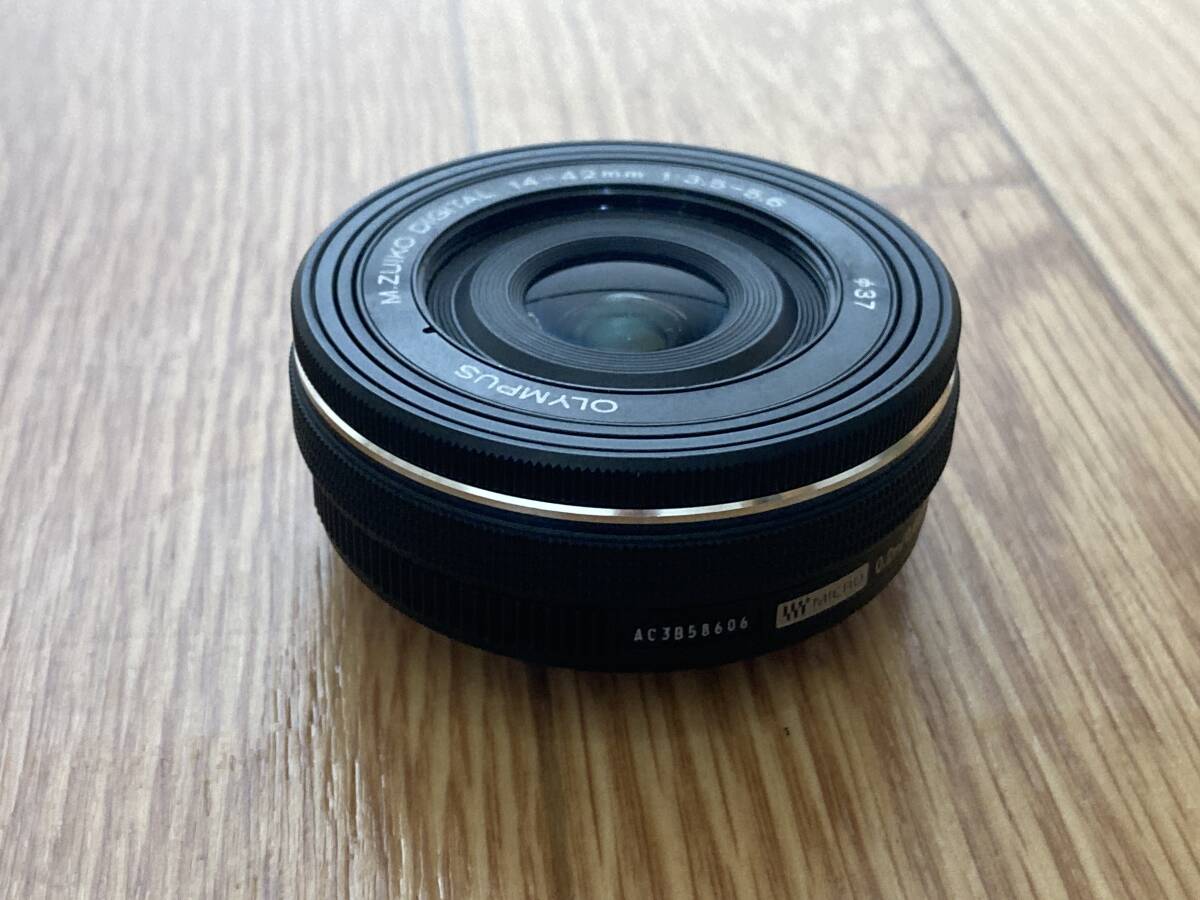 OLYMPUS M.ZUIKO DIGITAL ED 14-42mm F3.5-5.6 EZ オリンパス パンケーキズームレンズ シルバー 動作未確認