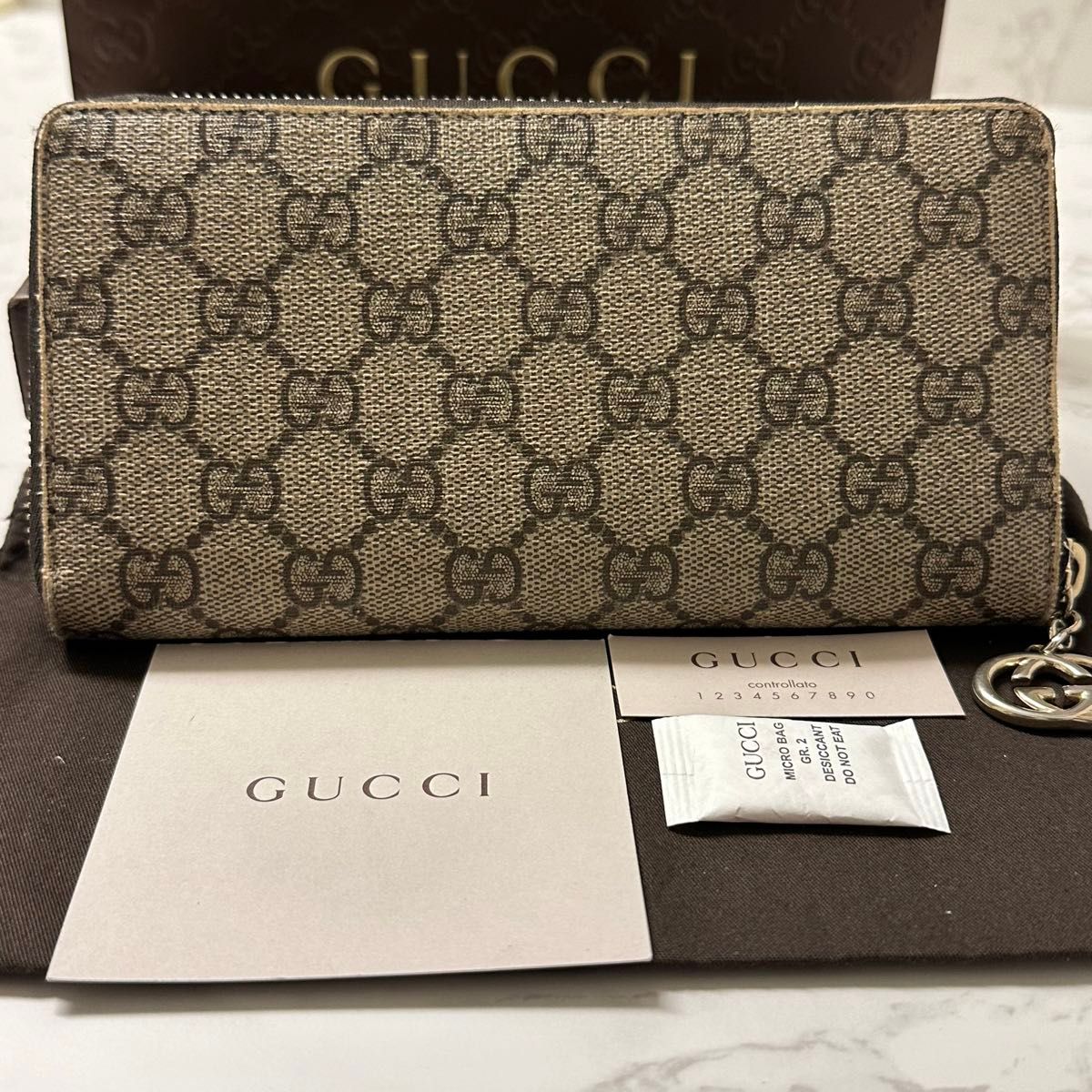 新品同様！ グッチ GUCCI 財布 長財布 GGスプリーム GG金具 ラウンドファスナー