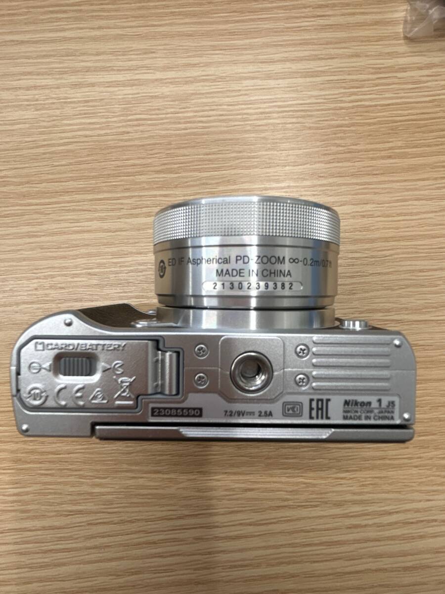 ☆273 Nikon ニコン 1 J5モデル ズームレンズキット NIKKOR VR10-30mm f/3.5-5.6 PD-ZOOM シルバー_画像5