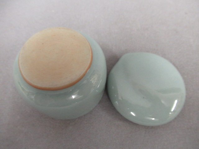 [... mountain celadon * peach incense case ] long-term keeping goods . road * tea utensils also box * beautiful goods Buddhism fine art Omote Senke *. inside ..* flower pushed box 