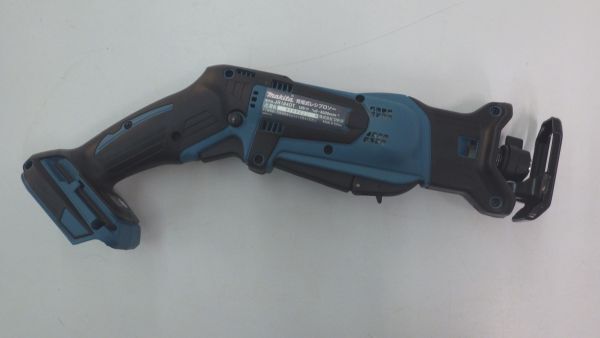 ●美品 makita JR184DRGT 充電式レシプロソー 18V 6.0Ah マキタ 電動工具 バッテリー1個 充電器 中古 現状品 ブレード付 切断機 大工道具の画像3