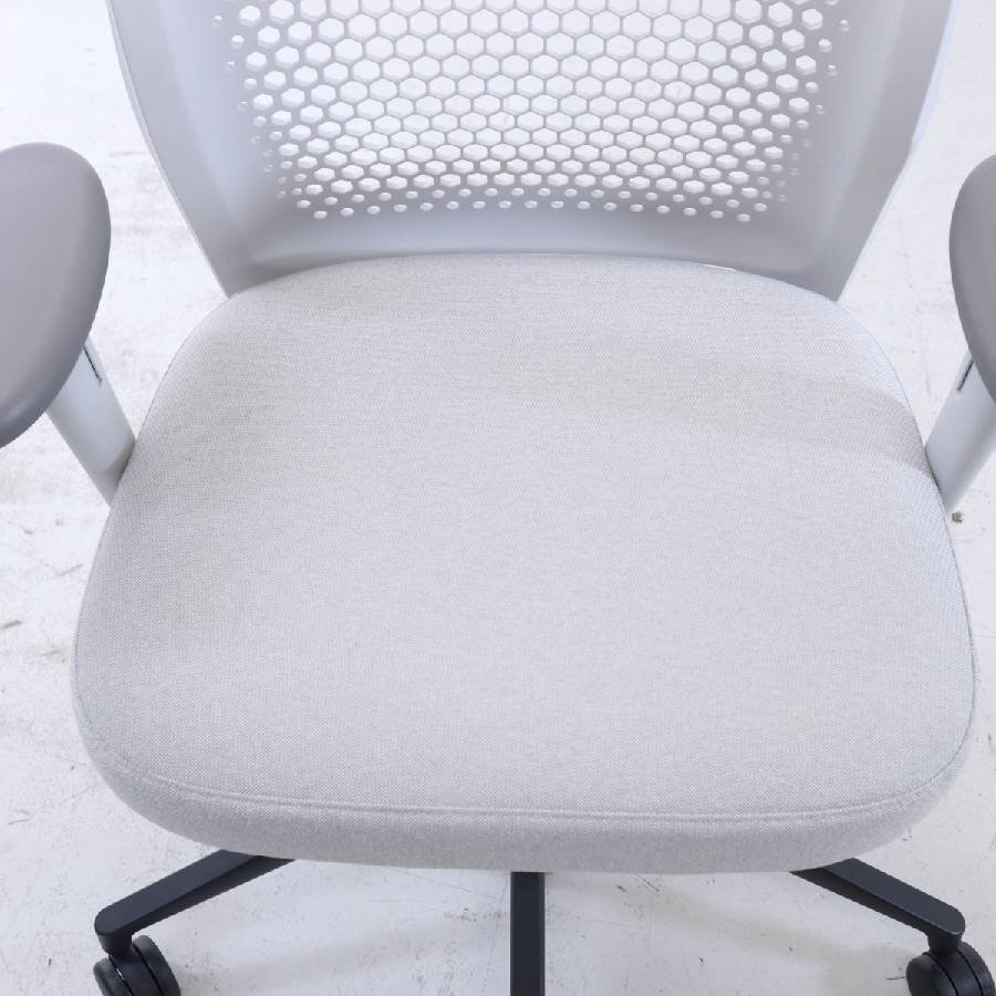vitra. ヴィトラ【ID Air】ID Chair Concept IDチェア デスクチェア 肘付き 布張り グレー系 アントニオ・チッテリオ IDエア★803h06の画像3