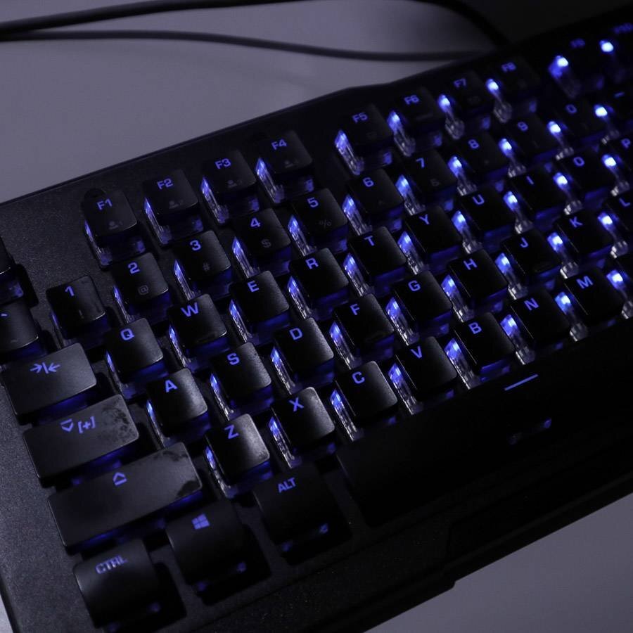 動作品 ROCCAT VULCAN 80 メカニカルゲーミングキーボード Titan Switch搭載 USB 有線 ROC-12-381-BN★815v04の画像3