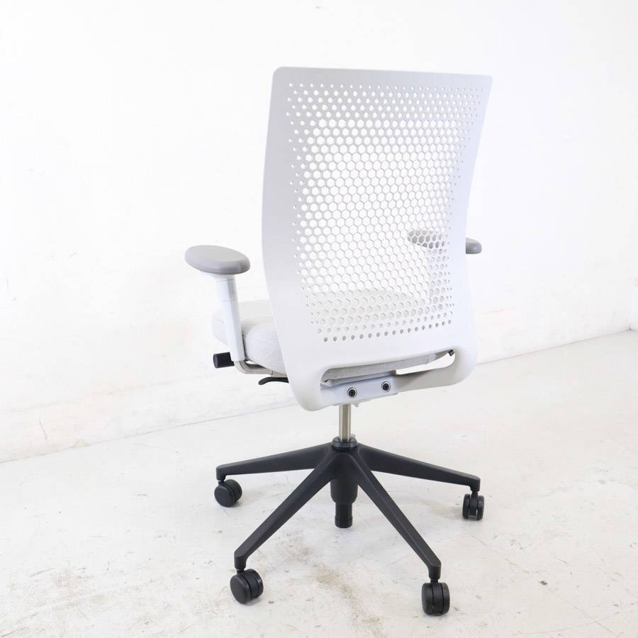 vitra. ヴィトラ 【ID Air】ID Chair Concept IDチェア デスクチェア 肘付き 布張り グレー系 アントニオ・チッテリオ IDエア★823h15の画像5