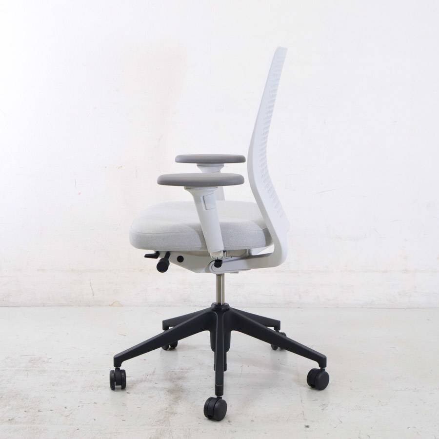vitra. ヴィトラ 【ID Air】ID Chair Concept IDチェア デスクチェア 肘付き 布張り グレー系 アントニオ・チッテリオ IDエア★823h15の画像4
