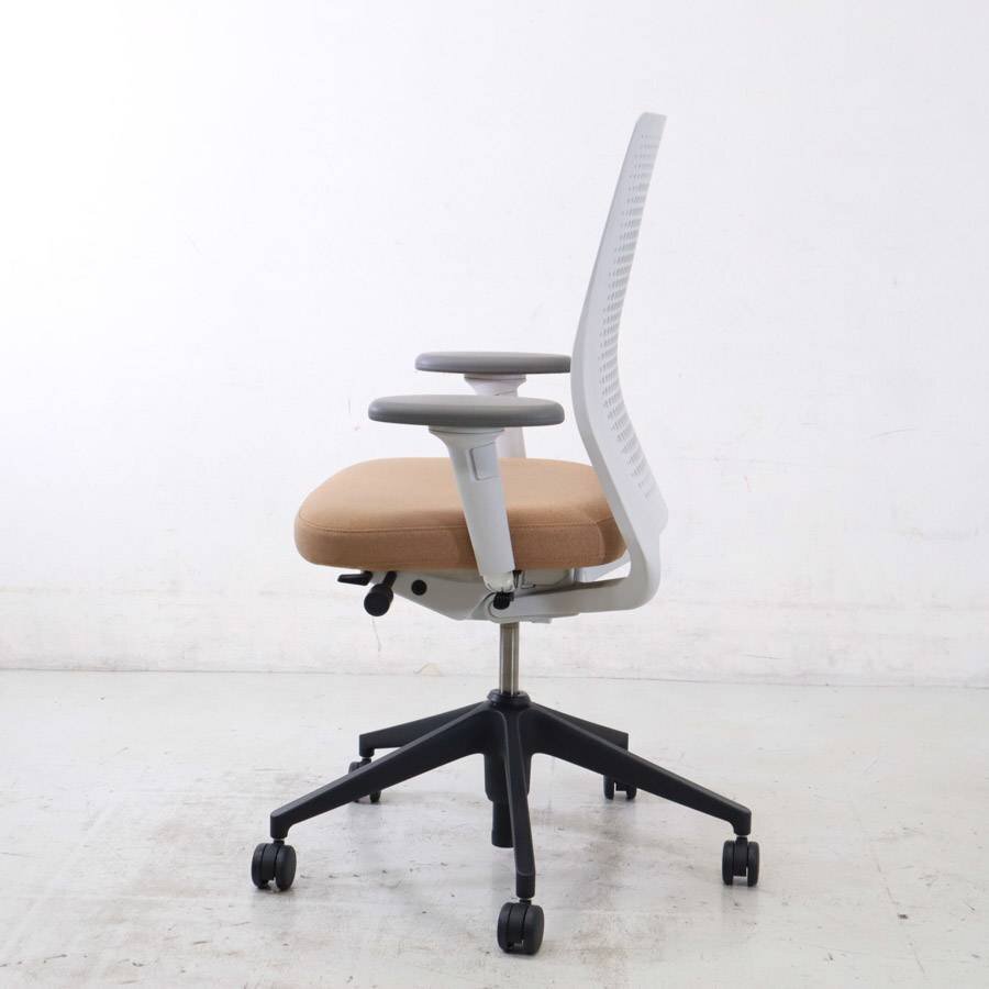 vitra. ヴィトラ 【ID Air】ID Chair Concept IDチェア デスクチェア 肘付き 布張り ブラウン系 アントニオ・チッテリオ IDエア★823h31の画像4