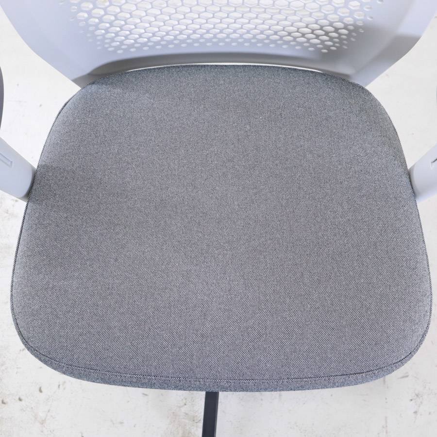 vitra. ヴィトラ【ID Air】ID Chair Concept IDチェア デスクチェア 肘付き 布張り ダークグレー系 アントニオ・チッテリオ IDエア★823h14_画像3