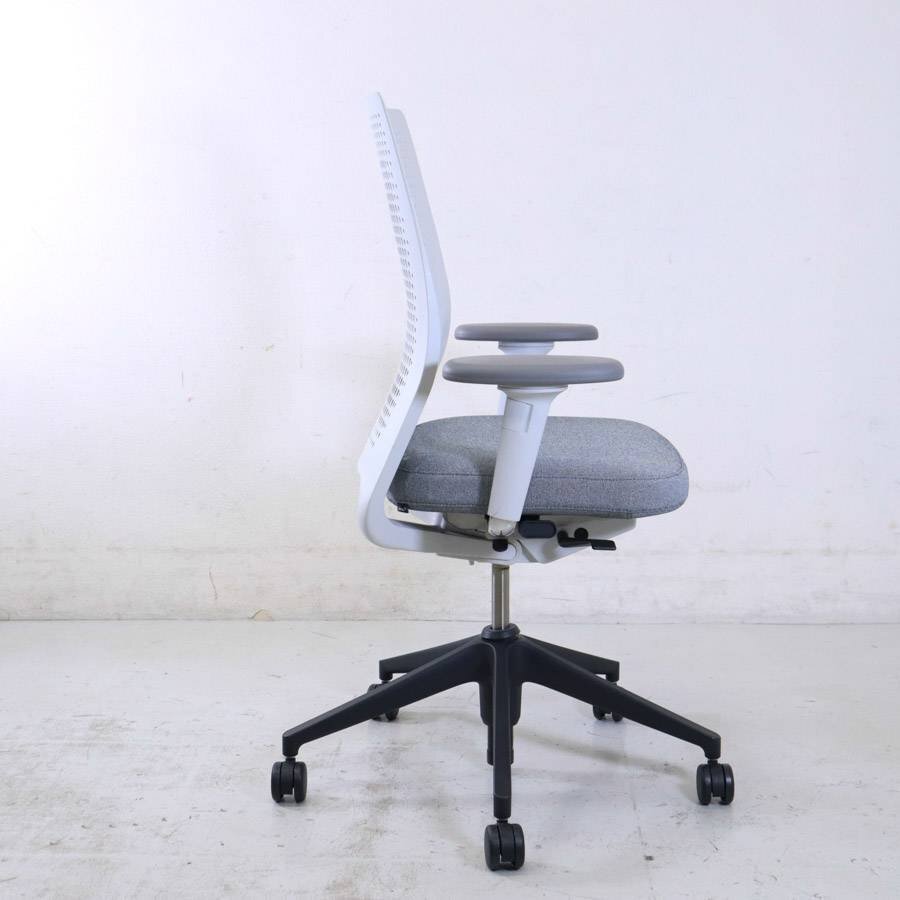 vitra. ヴィトラ 【ID Air】ID Chair Concept IDチェア デスクチェア 肘付き 布張り ダークグレー系 アントニオチッテリオ IDエア★823h09の画像4