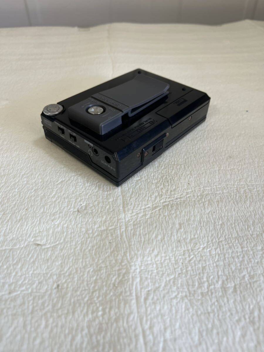 【ジャンク品】SHARP シャープ JC-N5 ポータブル カセットプレイヤー カセット 昭和レトロ レトロの画像3
