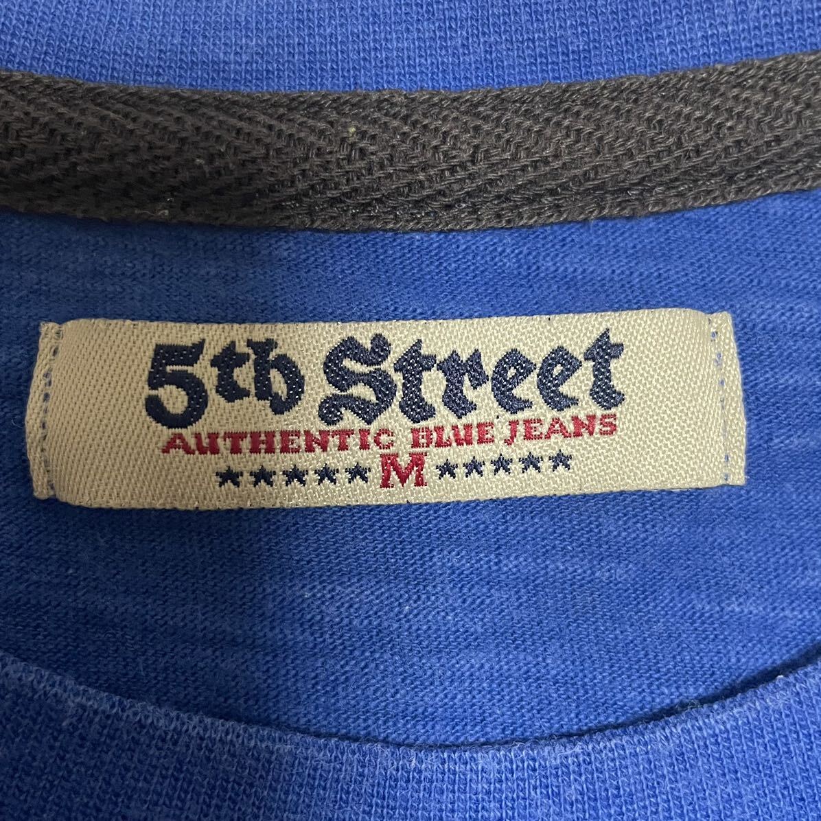 【5th Street】AUTHENTIC BLUE JEANS ミリタリー風半袖Tシャツ ロゴ ワッペン 台湾？ Mサイズ ブルー×グレー/青 綿100% MILTARY SCHOOL_画像6