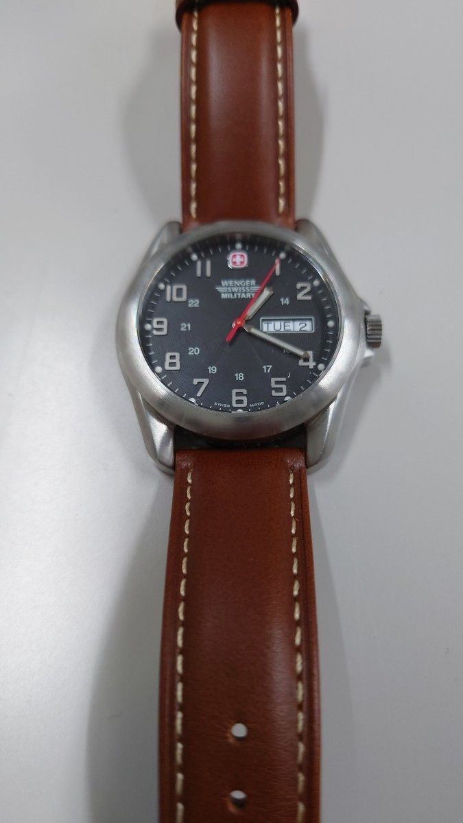 【美品】WENGER　7900X  バッテリー交換済動作品　純正レザーベルト　取扱説明書　化粧箱付 腕時計