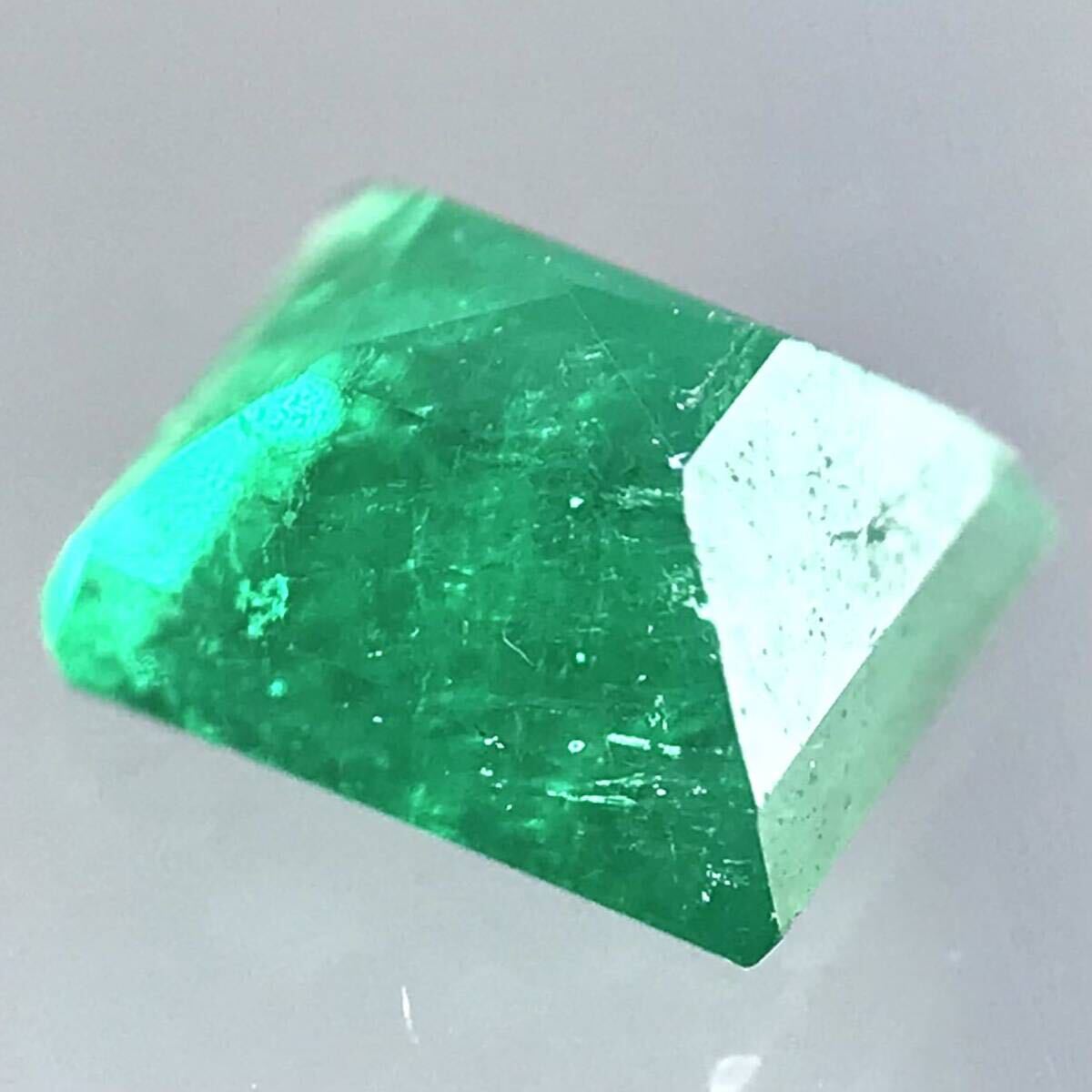 (天然エメラルド0.453ct)a約5.0×4.2mmソーティング付 ルース 裸石 宝石 ジュエリーjewerly emerald iの画像2
