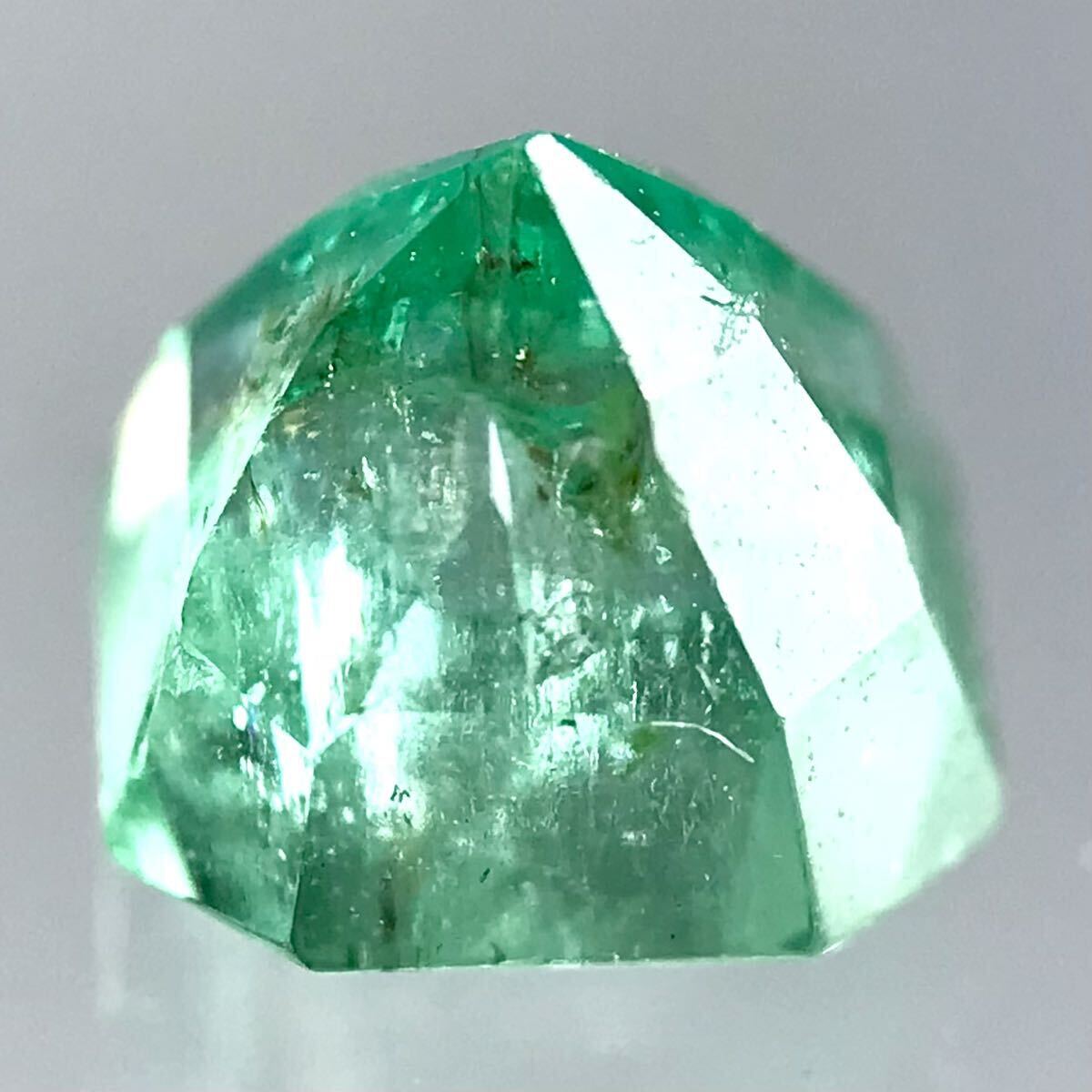 (天然エメラルド0.751ct)a約5.2×5.1mmソーティング付 ルース 裸石 宝石 ジュエリーjewerly emerald iの画像2