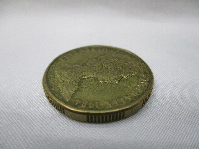 【外国銭】オーストラリア 1ドル 1984年 硬貨 コイン 1枚_画像3