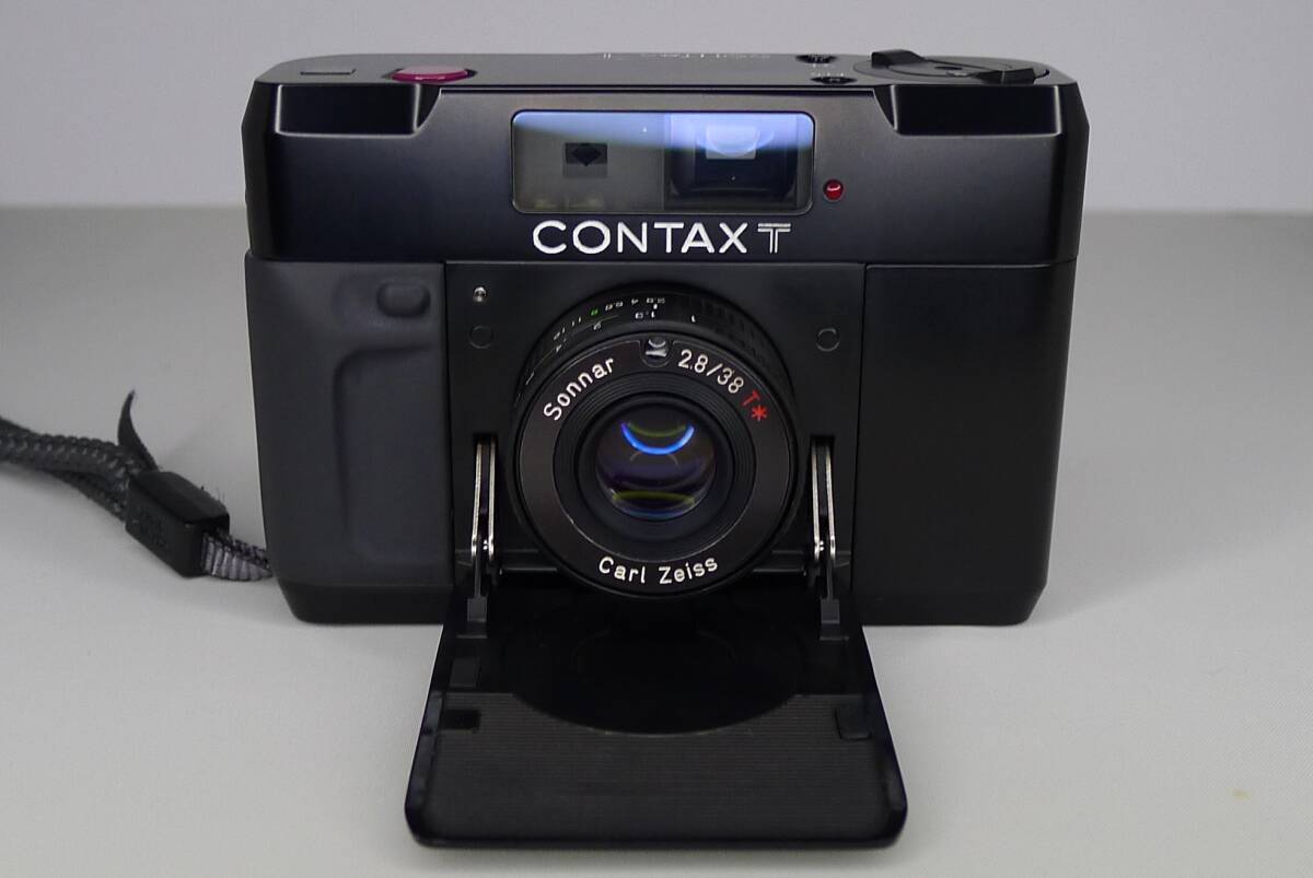 貴重なブラック CONTAX T コンタックス ストロボ付_素材特有のヤレも少なく綺麗なボディ