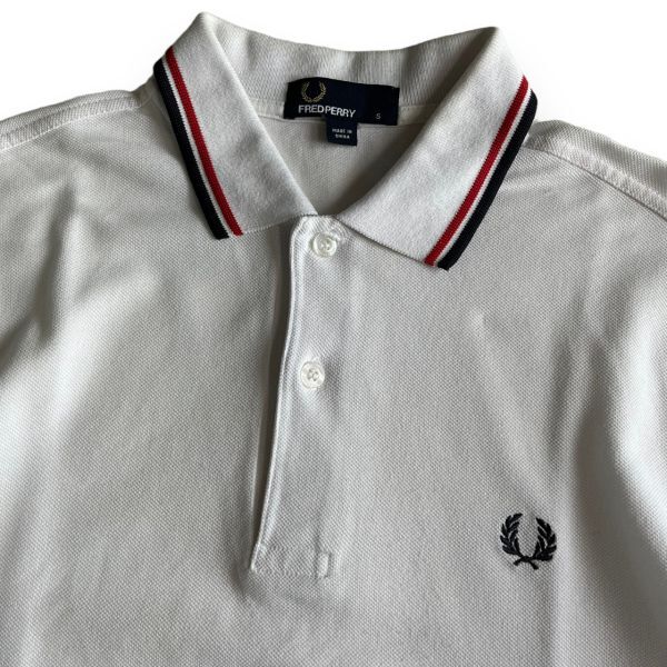 FRED PERRY フレッドペリー 刺繍 ロゴ 半袖 コットン 鹿の子 ポロシャツ S/S リブライン ピケ トップス カットソー 古着 S ホワイト 白_画像2