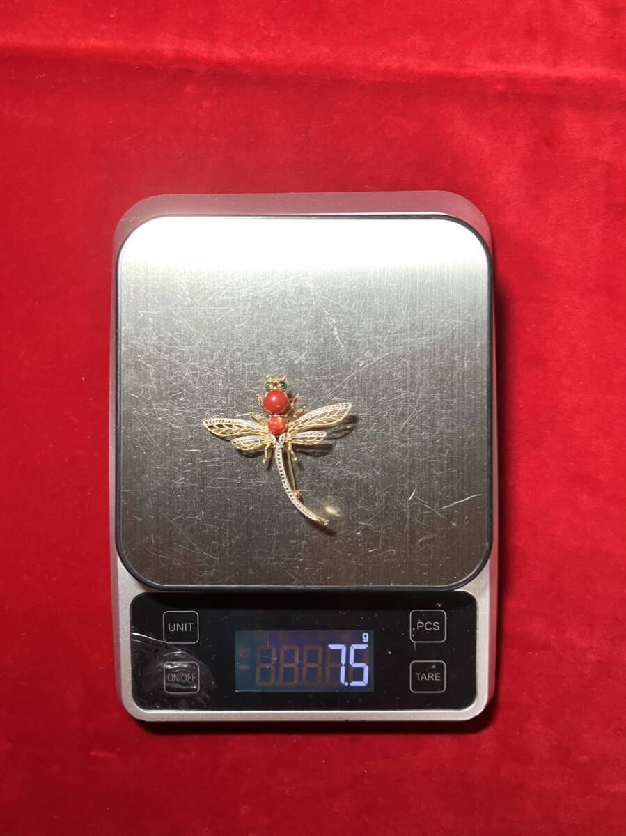  Vintage полная масса 7.5g стрекоза ... красный коралл ..18K печать брошь драгоценнный камень . красный ..K18 аксессуары ювелирные изделия 